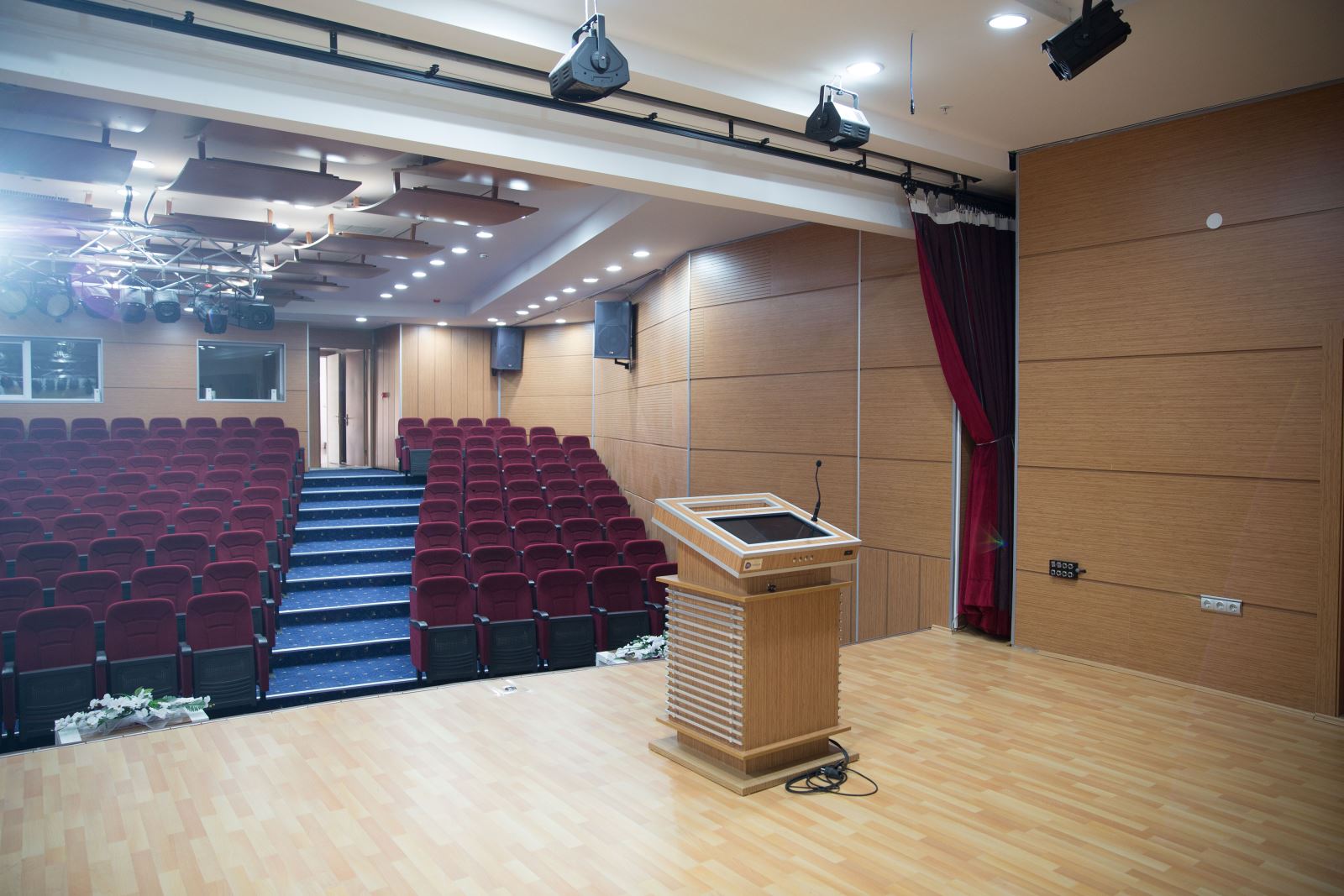 Konferans Salonu 7